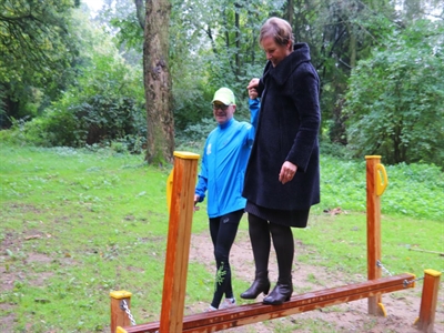 Nieuwe beweegtoestellen in Geerbos dankzij Krollenloop